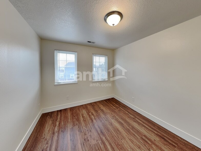 Building Photo - 16986 SW Steele Way