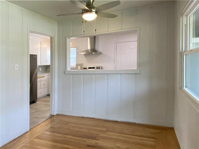 Building Photo - 2581 Buena Vista Ave