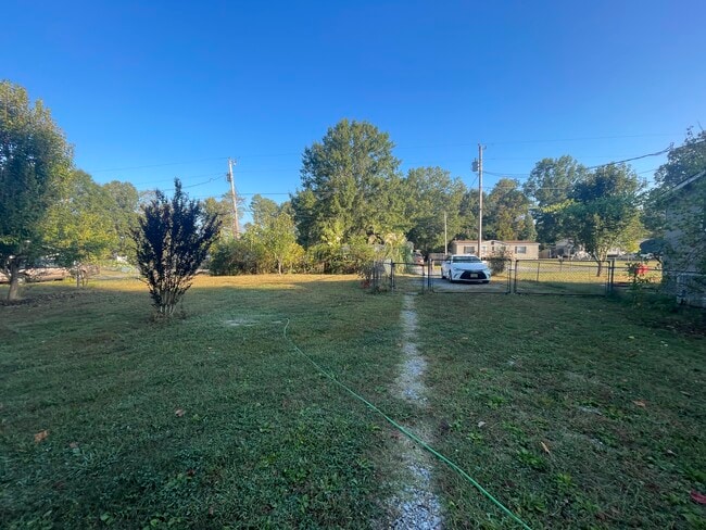 Building Photo - 187 Karen Dr