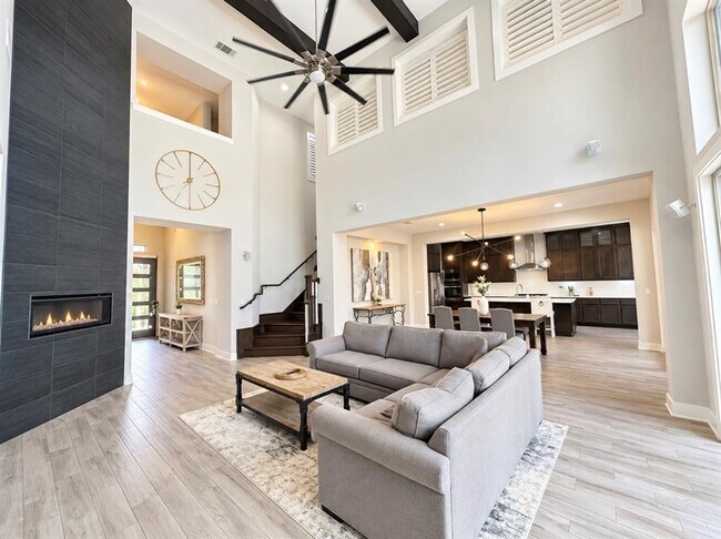 Building Photo - 6504 Trissino Dr