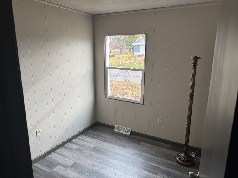 Building Photo - 1225 13th St SE