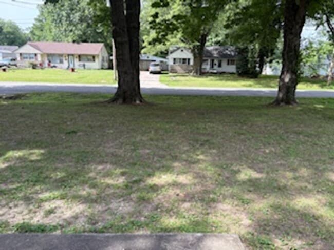 Building Photo - Cute 3 Bedroom, 1.5 Bathroom Home