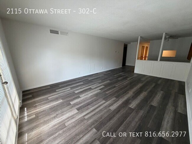 Building Photo - 2115 Ottawa St