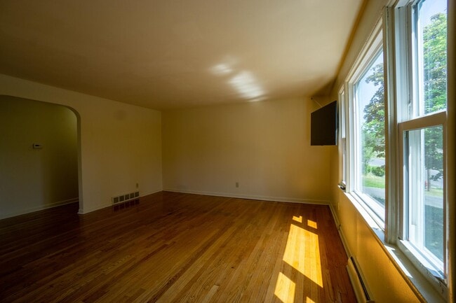 Building Photo - 1274 Westcott St