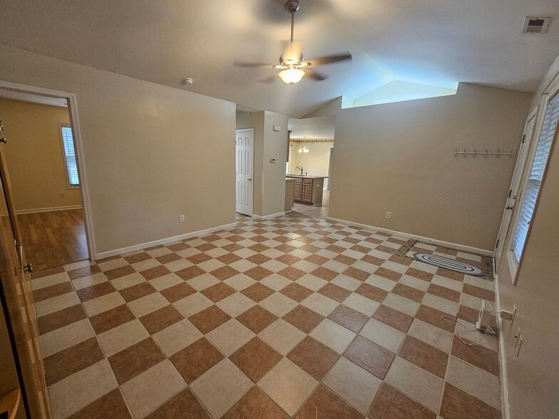 Building Photo - 8654 Heirloom Dr NE