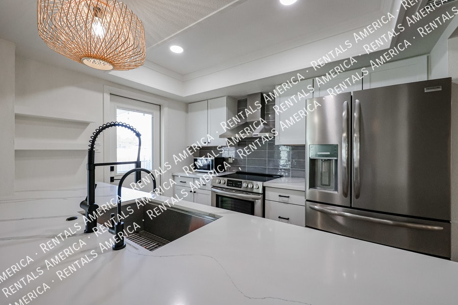 Building Photo - 1430 E Bell De Mar Dr