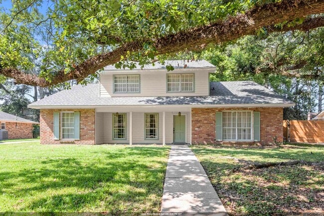 Building Photo - 5240 Heritage Dr