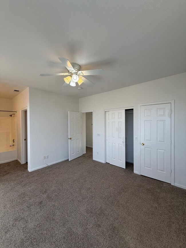 Building Photo - 20942 White Rock Dr
