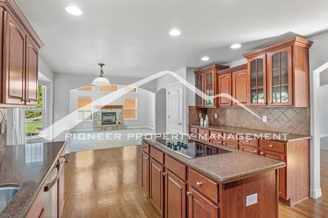 Primary Photo - Low-Maintenance Living in Desirable West S...