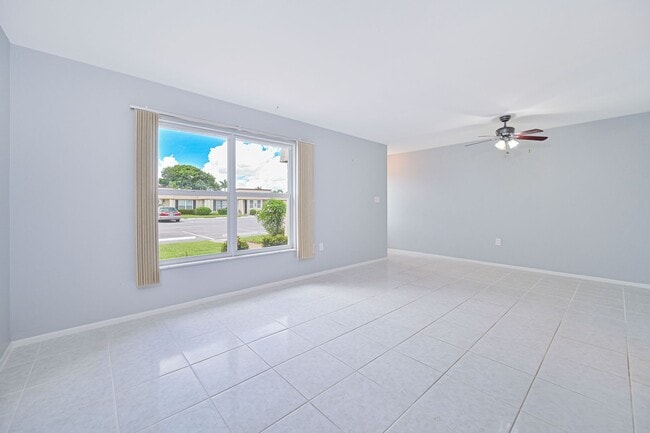 Building Photo - NOW AVAILABLE - Well Maintained Villa in C...