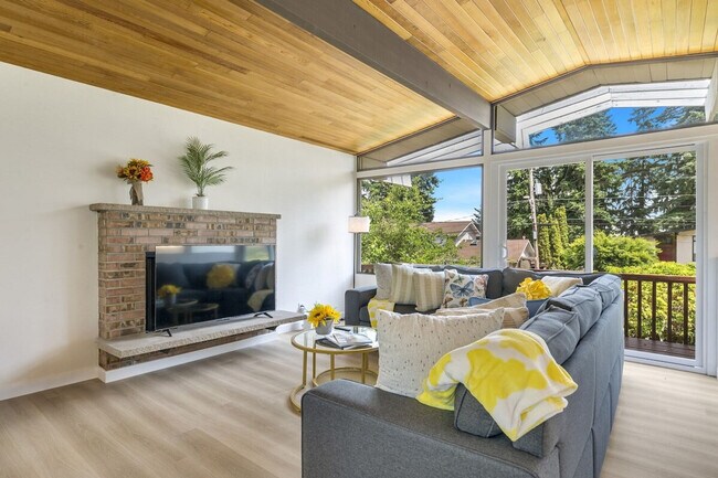 Building Photo - 12527 SE 52nd St