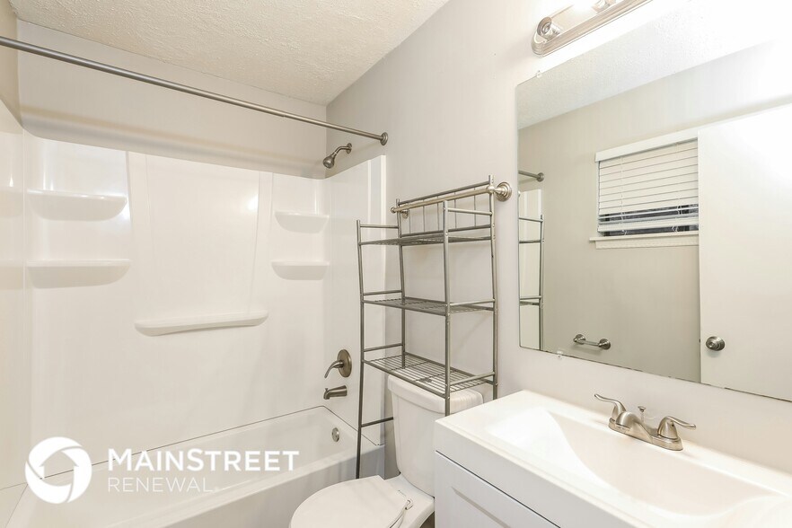 Building Photo - 661 Overlook Ct