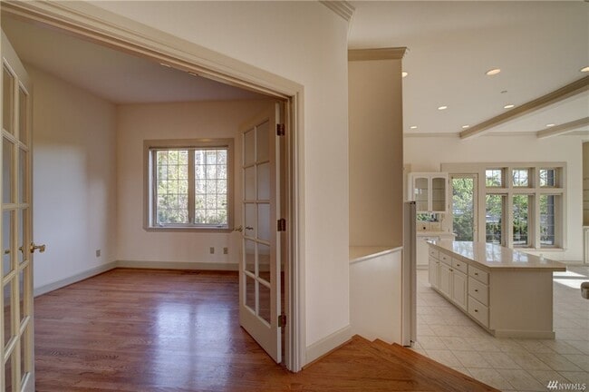 Building Photo - 8479 NE Woodland Cove Dr