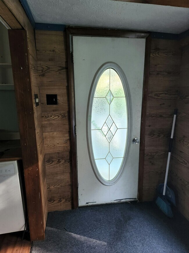 Building Photo - 701 Mino Dr