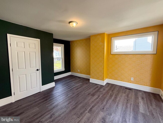 Building Photo - 305 Central Ave