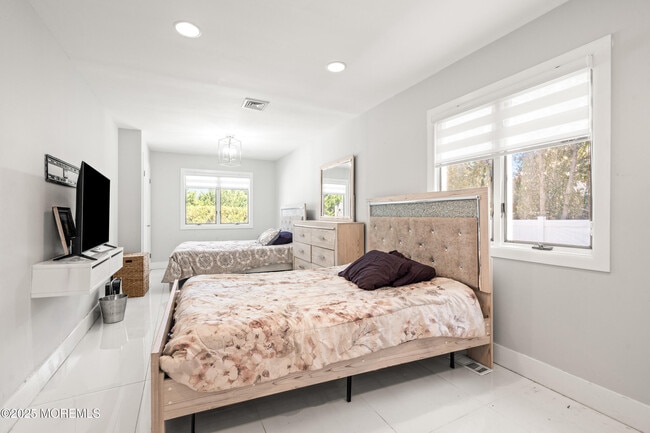 Building Photo - 24 Valley Forge Rd