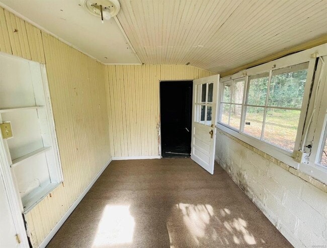 Building Photo - 39 S Lewis St