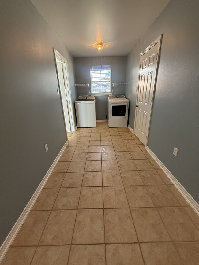 Building Photo - 41265 Schafer Dr