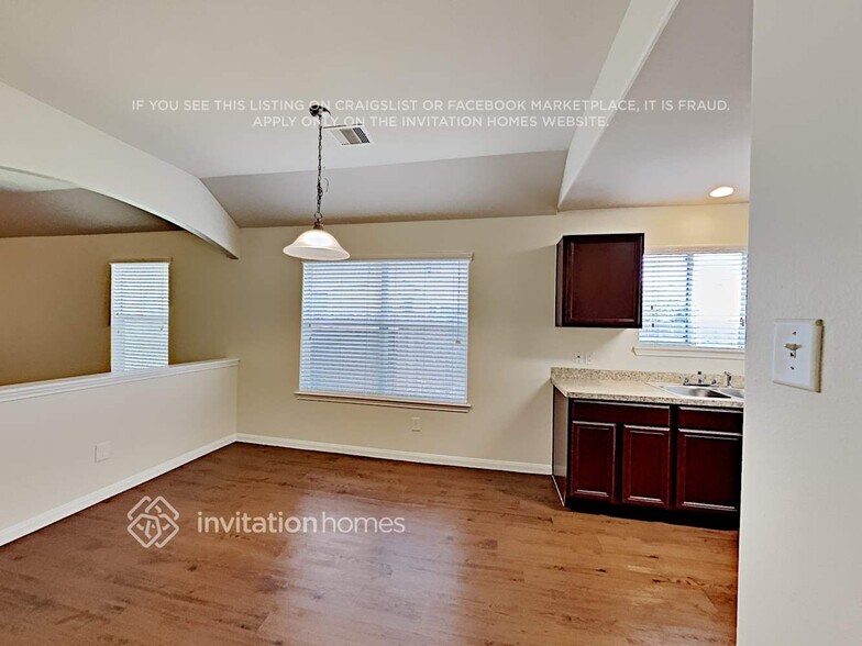 Building Photo - 18822 N Lyford Dr