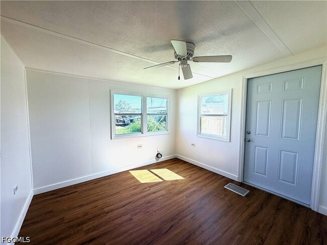 Building Photo - 139 Gaslight Ave
