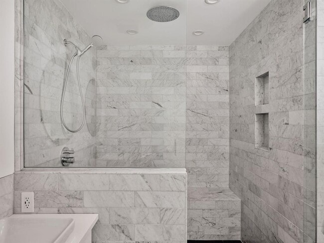 Building Photo - 4908 Balcones Dr