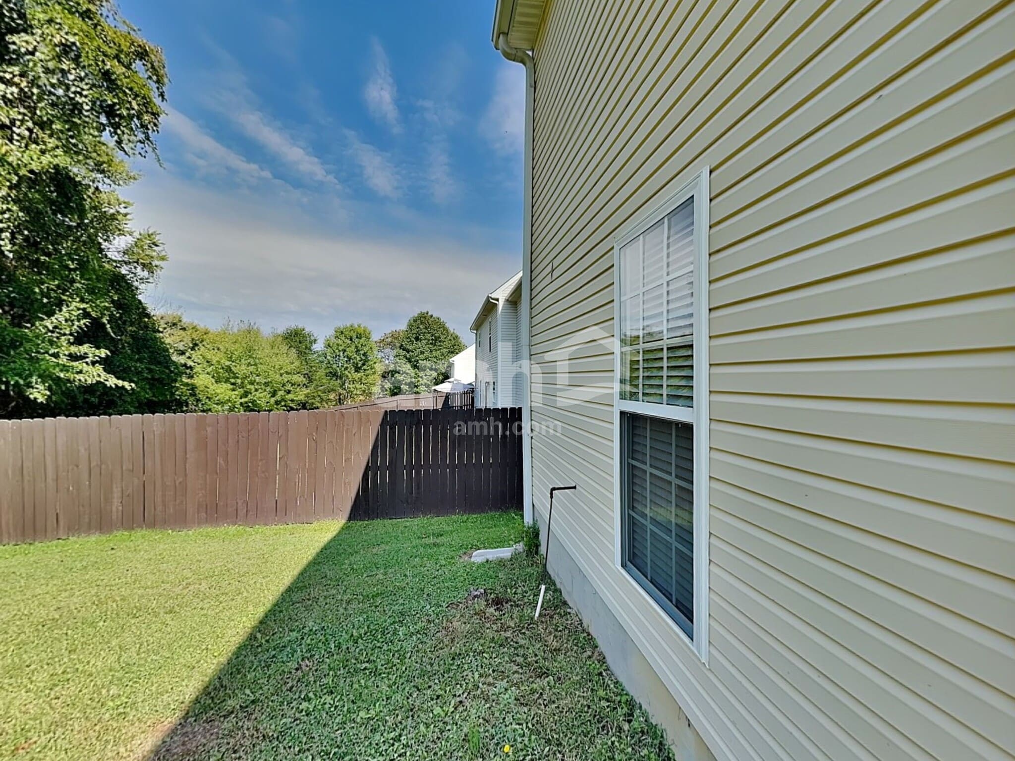 Building Photo - 1038 Vanguard Dr