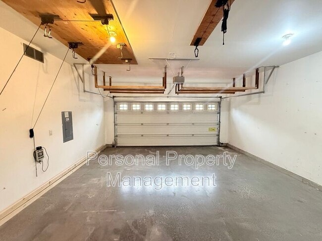 Building Photo - 5602 NE 64th Street