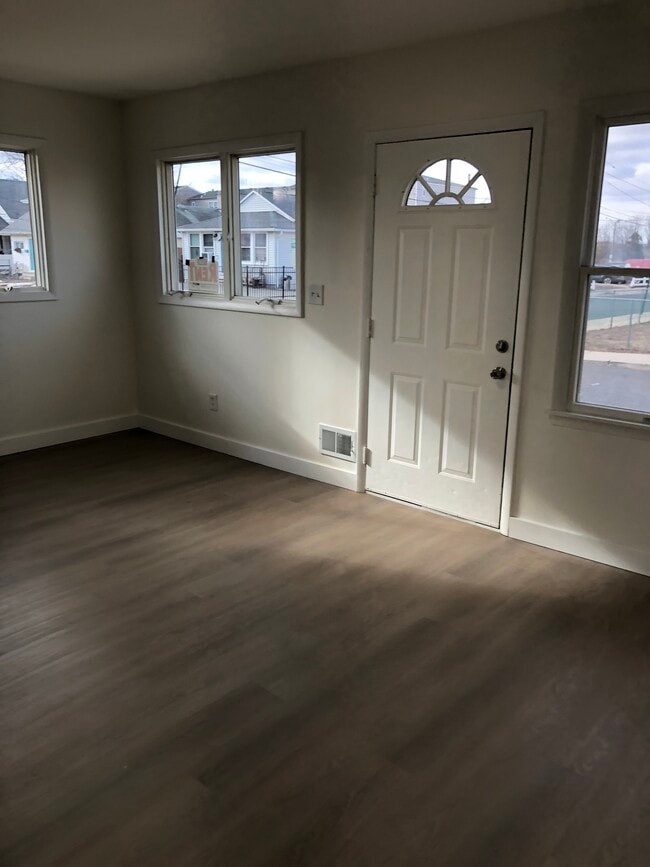 Building Photo - 84 Seabreeze Way