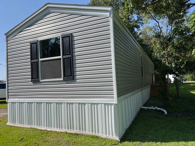 Building Photo - Pelican Point