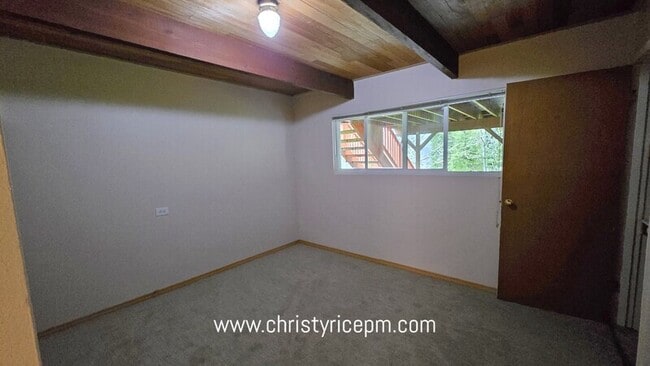 Building Photo - 14245 SE 41st St