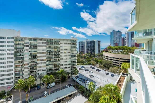 Building Photo - 218 SE 14th St