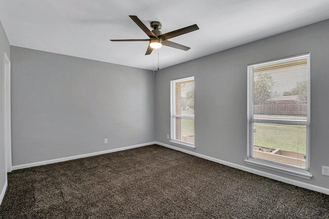 Building Photo - 401 S Cannady Dr