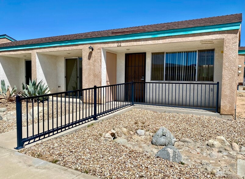 Primary Photo - Halter Sunset Village