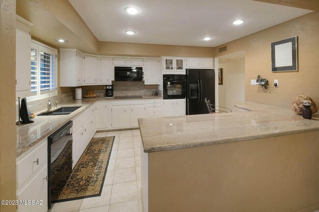 Building Photo - 250 W Greenock Dr