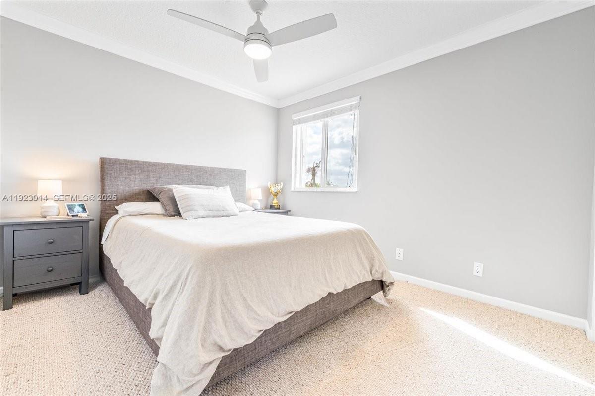 Building Photo - 920 Golden Cane Dr