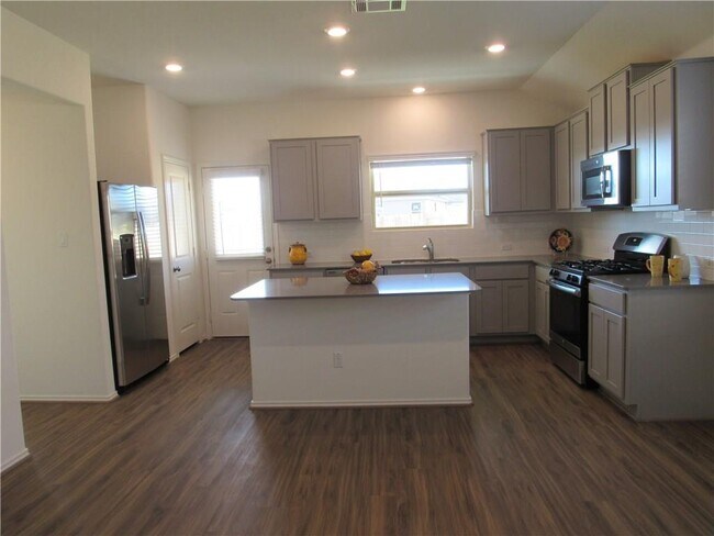 Building Photo - 1321 Chad Dr