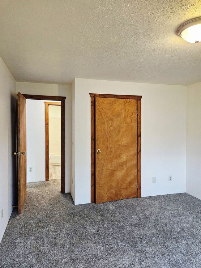 Building Photo - 709 Oconnor Rd