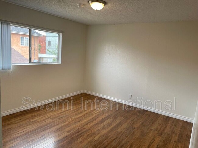 Building Photo - 6336 Denver Ave