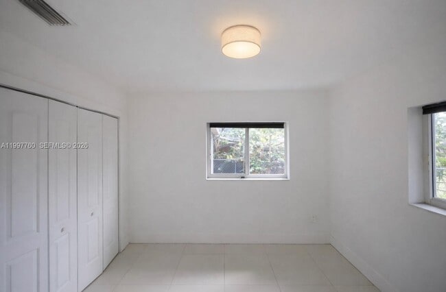 Building Photo - 560 NE 67th St