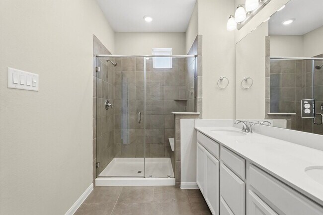Building Photo - 1516 Lakeline Oak Dr