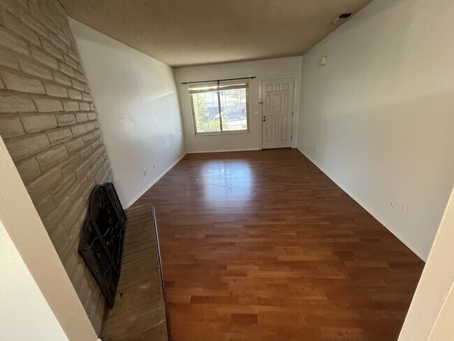 Building Photo - 6936-6936 Sutro Ct