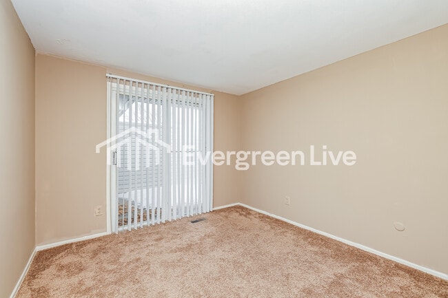 Building Photo - 5714 Troy Villa Blvd