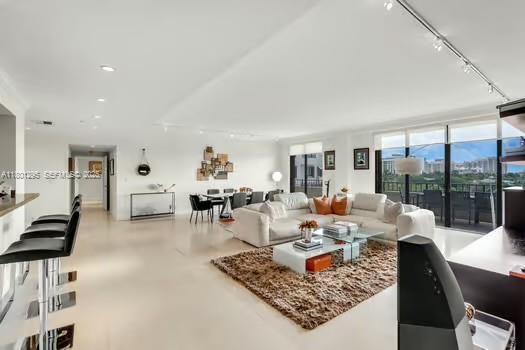 Building Photo - 151 Crandon Blvd