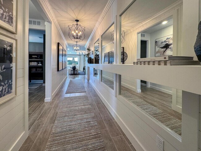 Building Photo - 3569 Hilton Dr