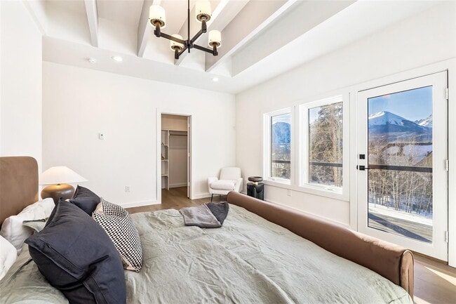 Building Photo - Fully Remodeled 4 bedroom Home in Hamilton Creek