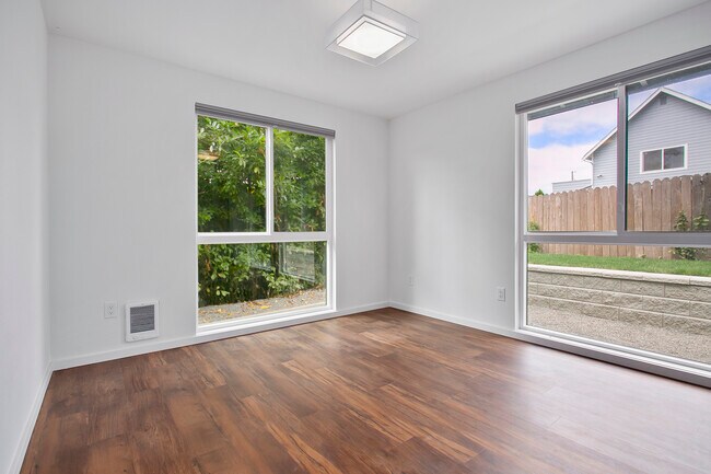 Building Photo - 2321 Ellis St