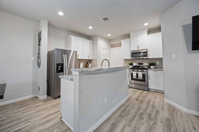 Building Photo - 12810 Marciano St