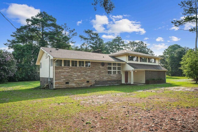 Building Photo - 607 Longleaf Ave