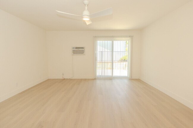 Building Photo - Refreshed Spacious 3 Bed/2 Bath Home in La Mesa!