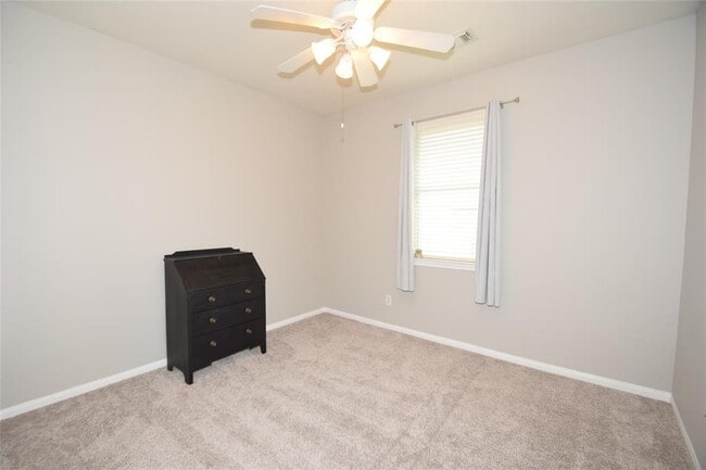 Building Photo - 24239 Yelverton Glen Dr